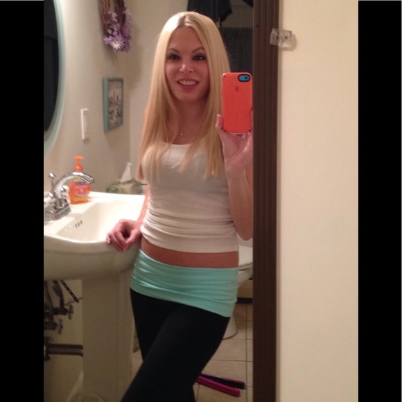 Meet your Posher, Melissa Ambassador of Poshmark💕 - Picture 7 of 8